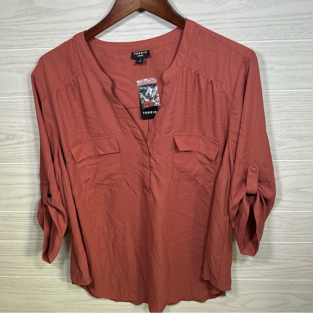 Torrid Harper Blouse size 2, New With Tags. Dark Salmon Color. Two front pockets